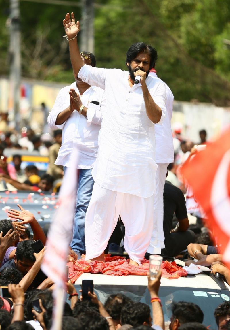 Pawan Kalyan Campaigns in Guntur Photos