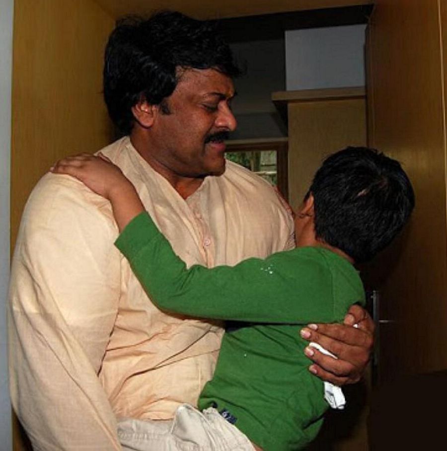 Pawan Kalyan Childerns Unseen & Rare Pics