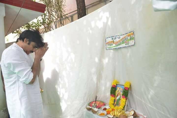 Pawan Kalyan Hosting flag at Janasena Office