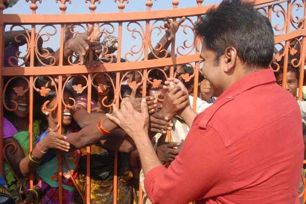 Pawan Kalyan Katamarayudu Shooting Photos