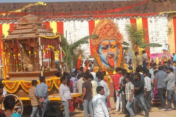 Pawan Kalyan Katamarayudu Shooting Photos