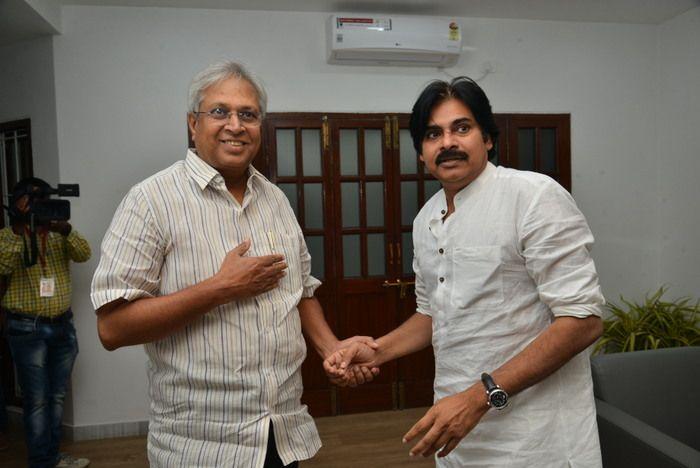 Pawan Kalyan Meets Undavalli Photos