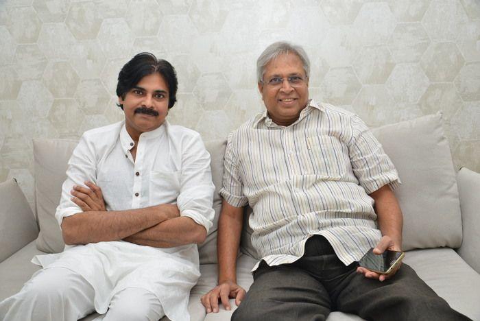 Pawan Kalyan Meets Undavalli Photos