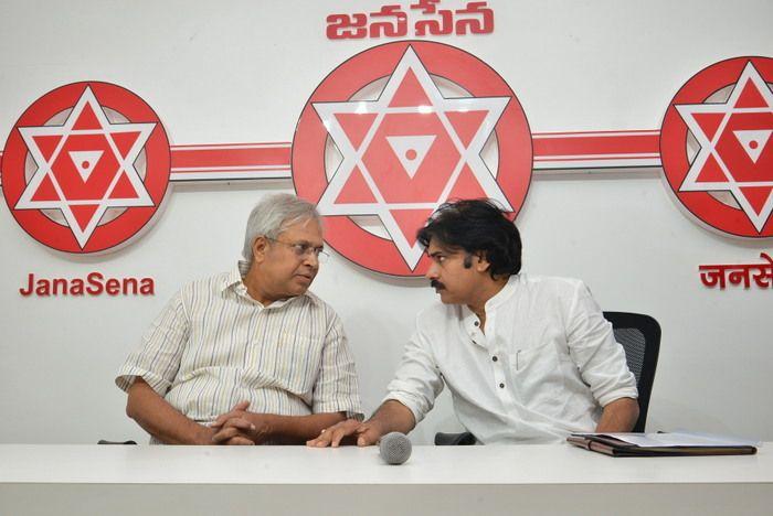 Pawan Kalyan Meets Undavalli Photos