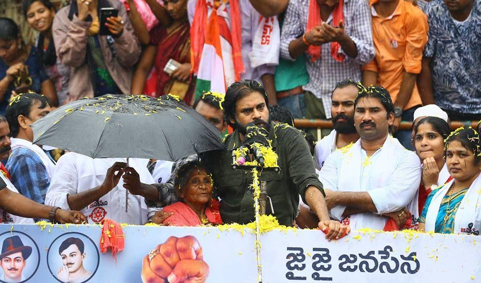 Pawan Kalyan Public Meeting In Nidadavolu Photos