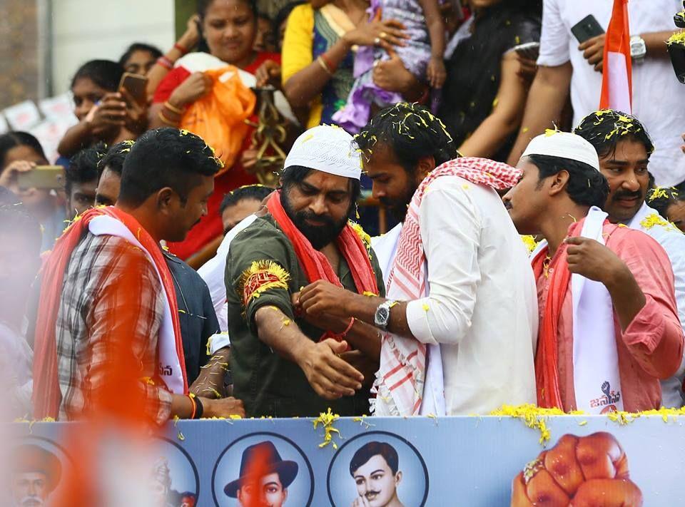 Pawan Kalyan Public Meeting In Nidadavolu Photos