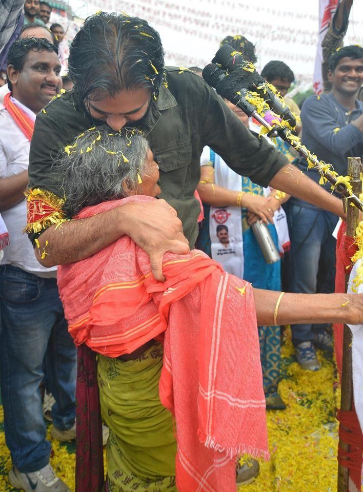 Pawan Kalyan Public Meeting In Nidadavolu Photos