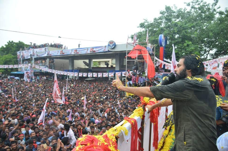 Pawan Kalyan Public Meeting In Nidadavolu Photos