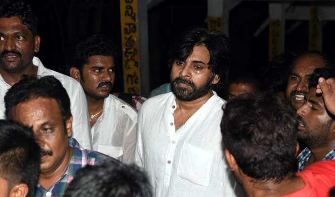 Pawan Kalyan Simplicity in Tirumala Tour Photos