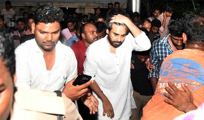 Pawan Kalyan Simplicity in Tirumala Tour Photos