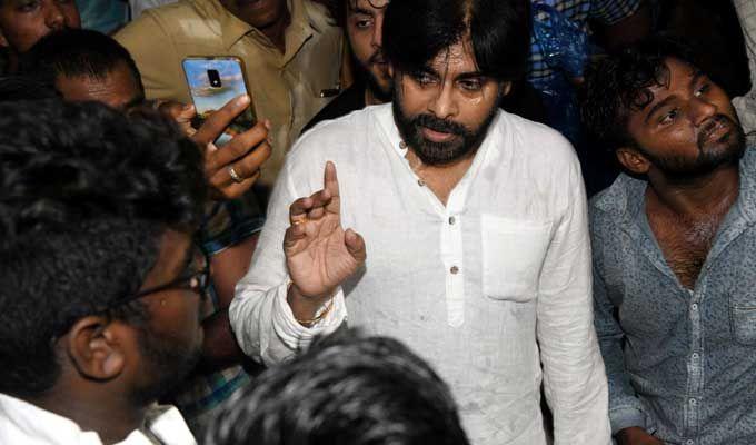 Pawan Kalyan Simplicity in Tirumala Tour Photos