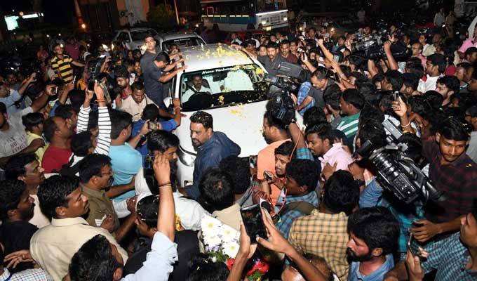 Pawan Kalyan Simplicity in Tirumala Tour Photos