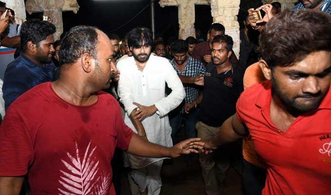 Pawan Kalyan Simplicity in Tirumala Tour Photos