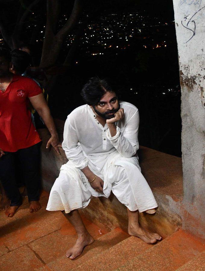 Pawan Kalyan Simplicity in Tirumala Tour Photos