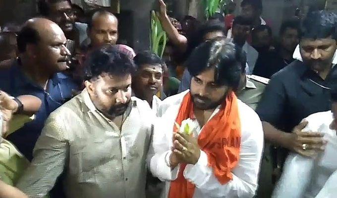 Pawan Kalyan Visits Srikalahasti Temple Exclusive Photos