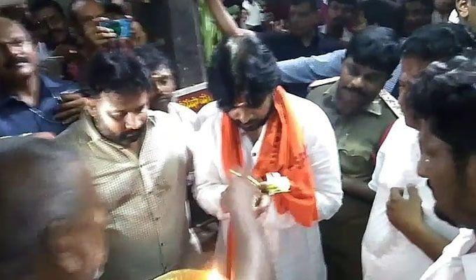 Pawan Kalyan Visits Srikalahasti Temple Exclusive Photos