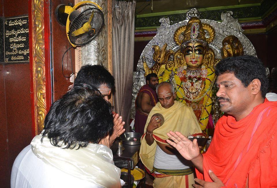 Pawan Kalyan offers prayers at a temple in Godavari region Photos