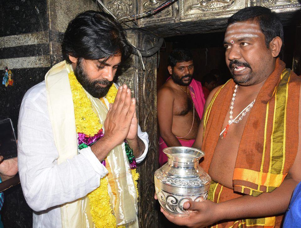 Pawan Kalyan offers prayers at a temple in Godavari region Photos