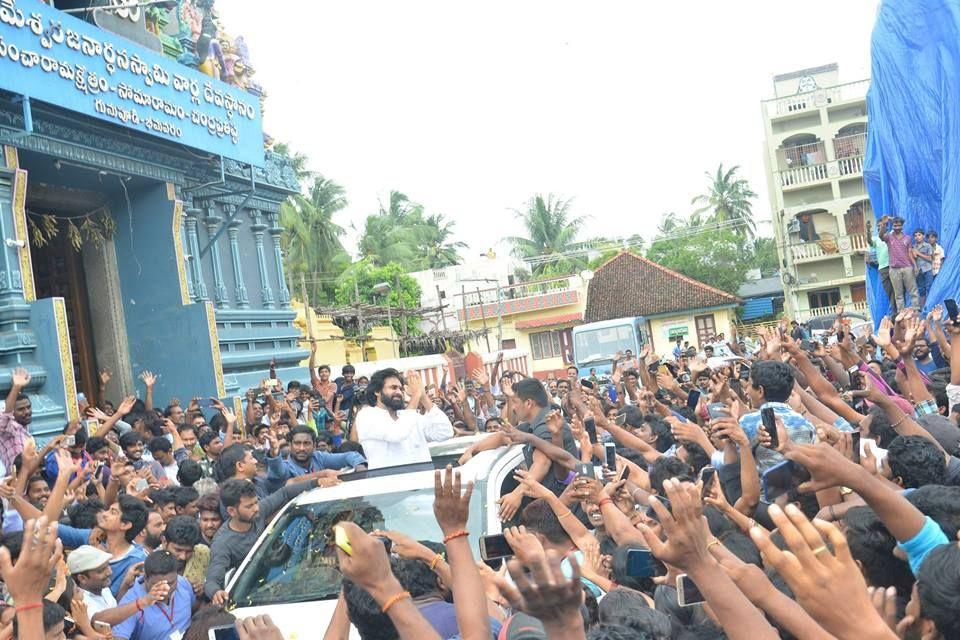 Pawan Kalyan offers prayers at a temple in Godavari region Photos