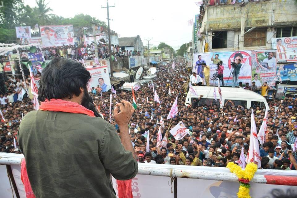 Pawan Kalyan’s Praja Porata Yatra in Chodavaram Photos