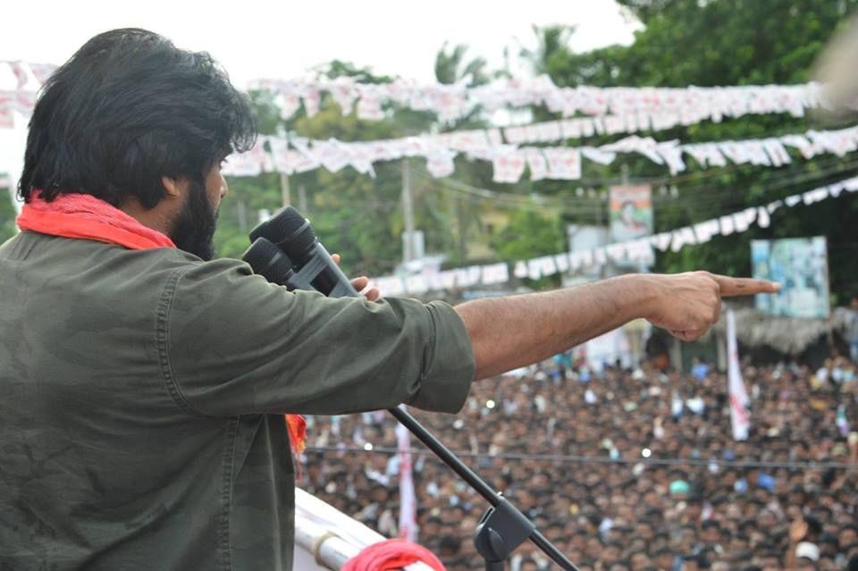 Pawan Kalyan’s Praja Porata Yatra in Chodavaram Photos