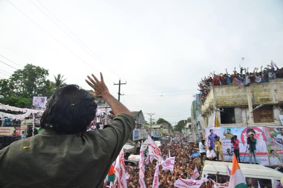 Pawan Kalyan’s Praja Porata Yatra in Chodavaram Photos