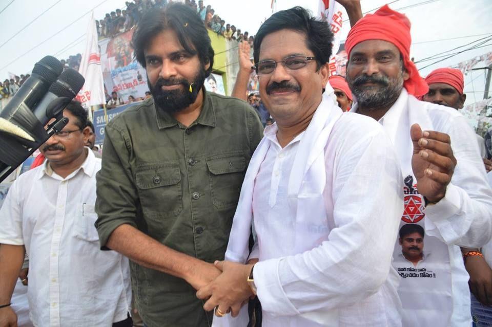 Pawan Kalyan’s Praja Porata Yatra in Chodavaram Photos