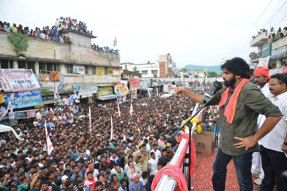 Pawan Kalyan’s Praja Porata Yatra in Chodavaram Photos