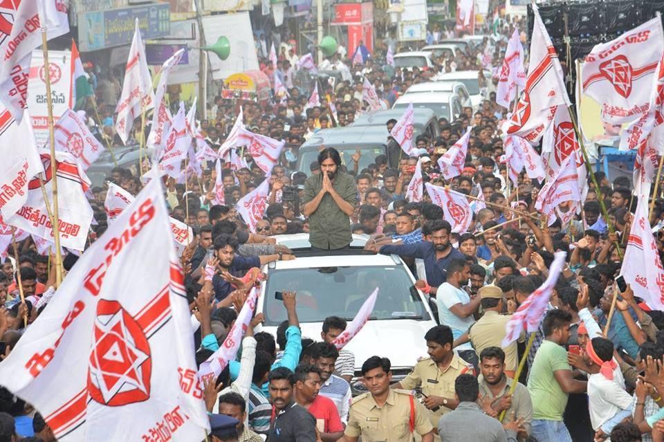 Pawan Kalyan’s Praja Porata Yatra in Chodavaram Photos