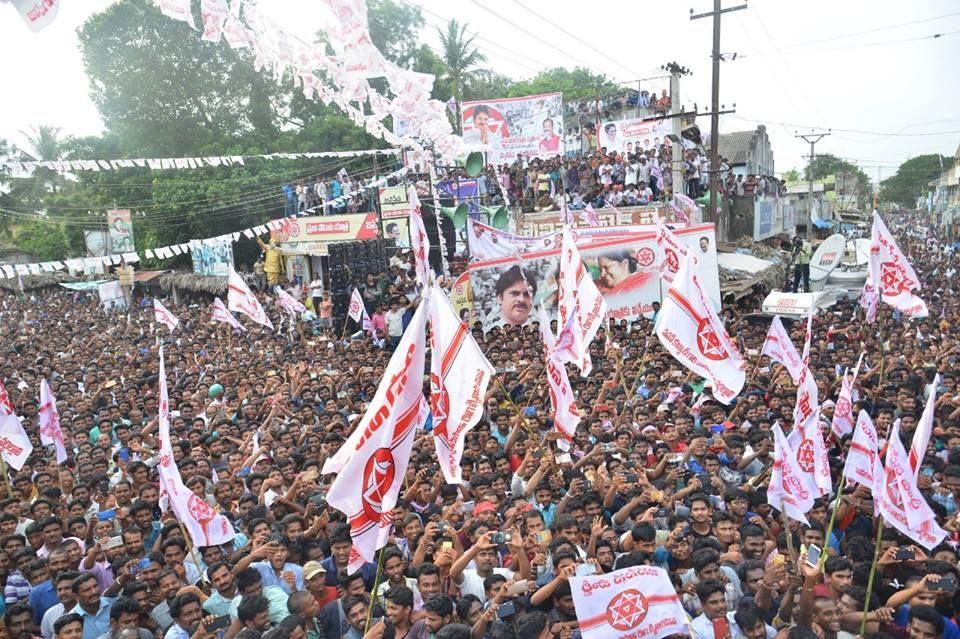 Pawan Kalyan’s Praja Porata Yatra in Chodavaram Photos