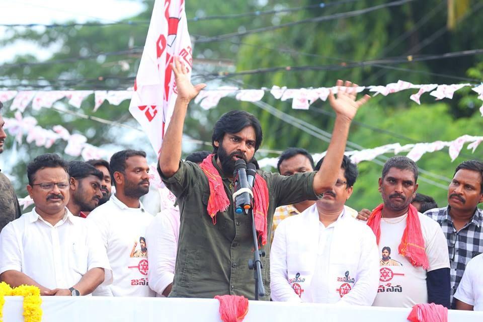 Pawan Kalyan’s Praja Porata Yatra in Chodavaram Photos