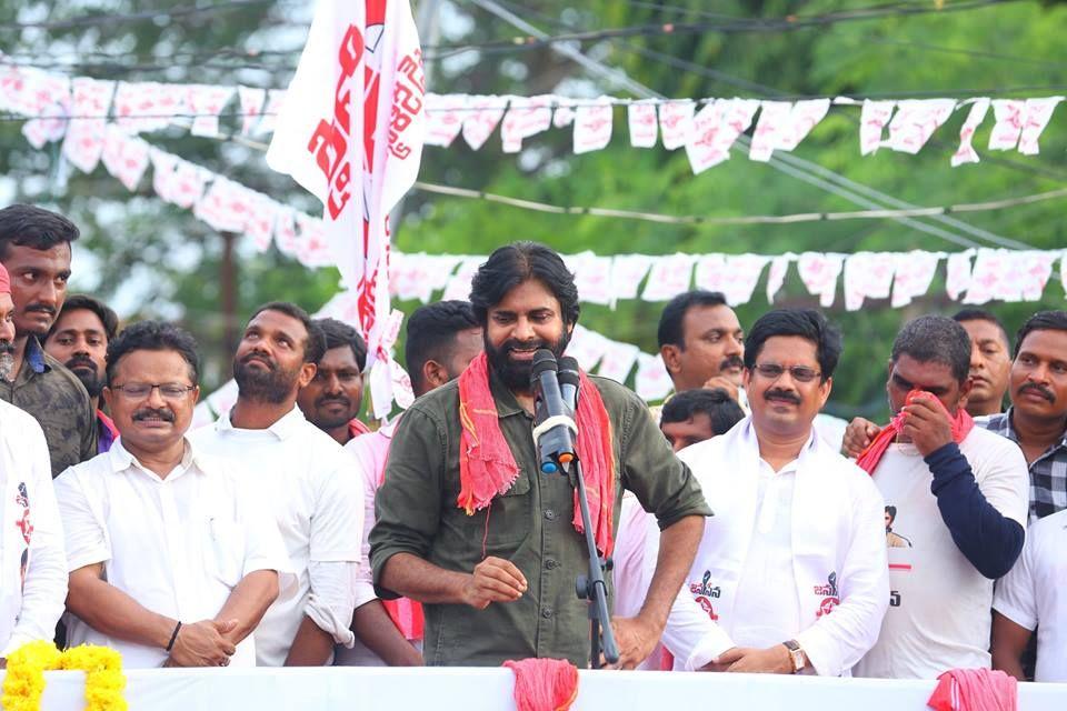 Pawan Kalyan’s Praja Porata Yatra in Chodavaram Photos