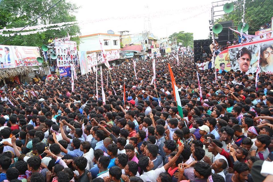 Pawan Kalyan’s Praja Porata Yatra in Chodavaram Photos