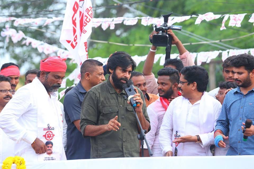 Pawan Kalyan’s Praja Porata Yatra in Chodavaram Photos