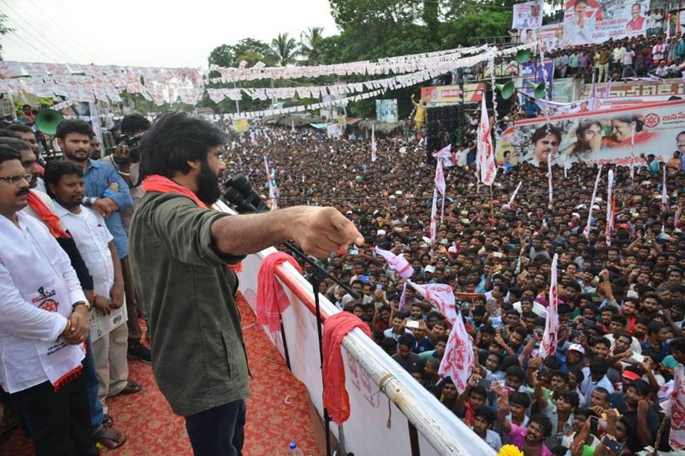 Pawan Kalyan’s Praja Porata Yatra in Chodavaram Photos