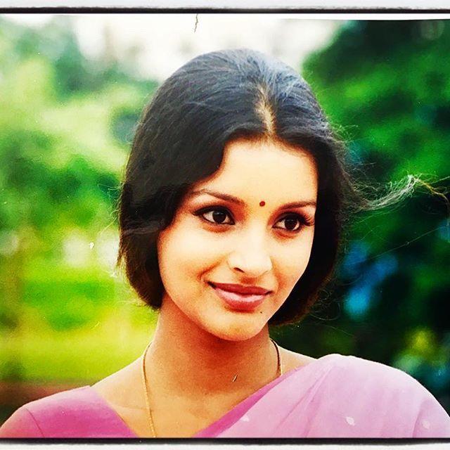 Pawan Kalyan's ex-wife Renu Desai Never Seen Photos Collection!