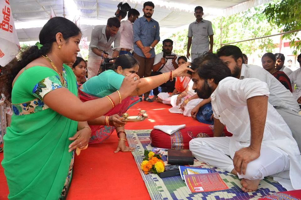 Pawan Kalyan’s hunger strike in Srikakulam Photos