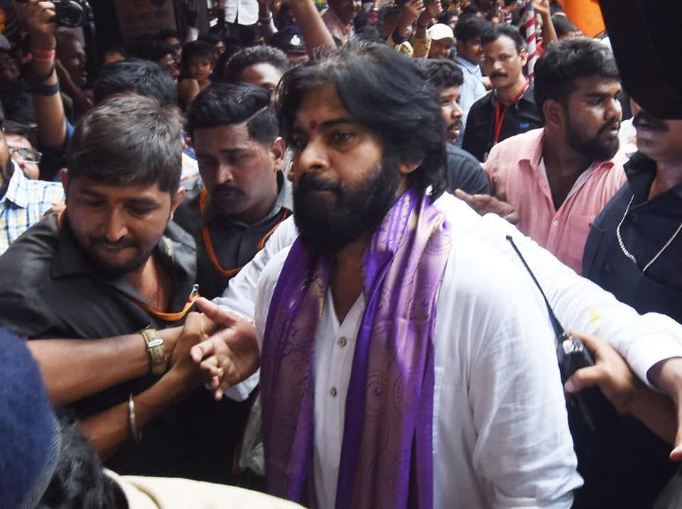 Pawan Kalyan visits Secunderabad Ujjaini Mahankali Temple Photos