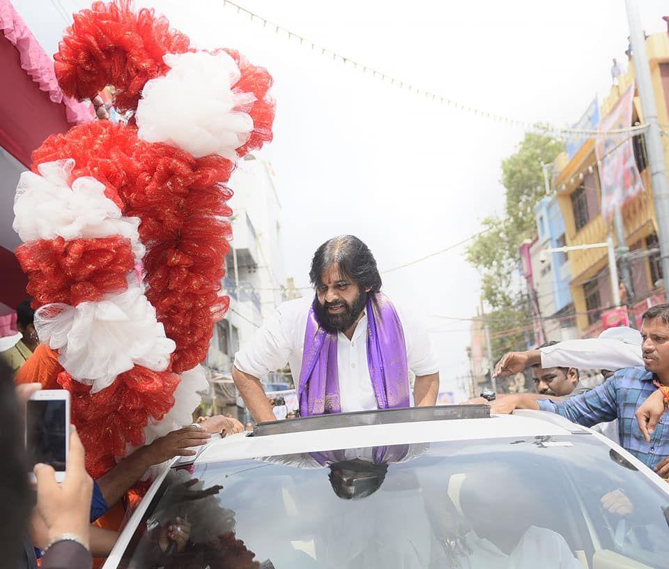 Pawan Kalyan visits Secunderabad Ujjaini Mahankali Temple Photos