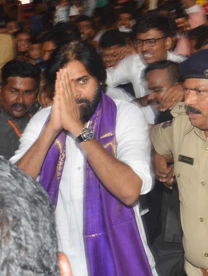 Pawan Kalyan visits Secunderabad Ujjaini Mahankali Temple Photos