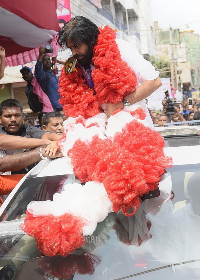 Pawan Kalyan visits Secunderabad Ujjaini Mahankali Temple Photos