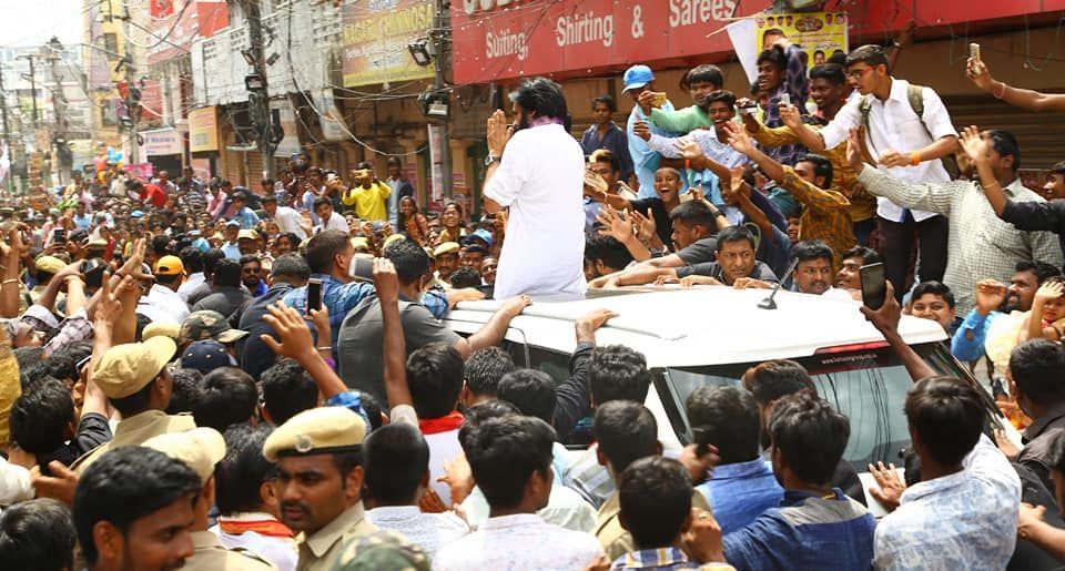 Pawan Kalyan visits Secunderabad Ujjaini Mahankali Temple Photos