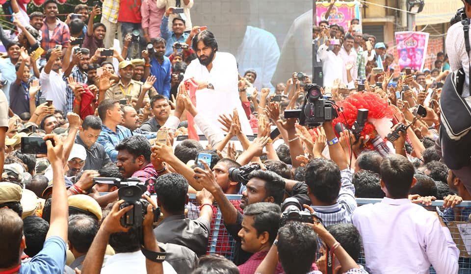 Pawan Kalyan visits Secunderabad Ujjaini Mahankali Temple Photos