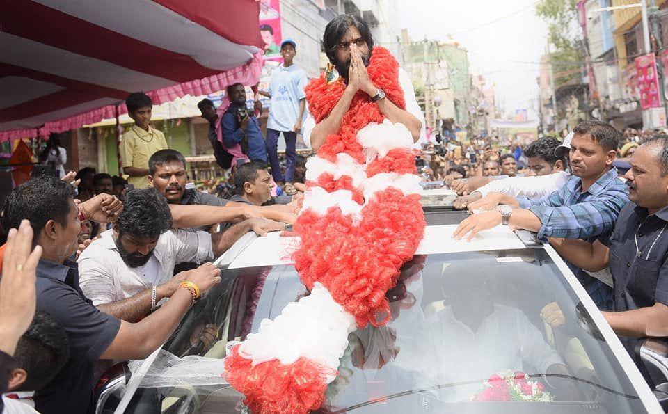 Pawan Kalyan visits Secunderabad Ujjaini Mahankali Temple Photos