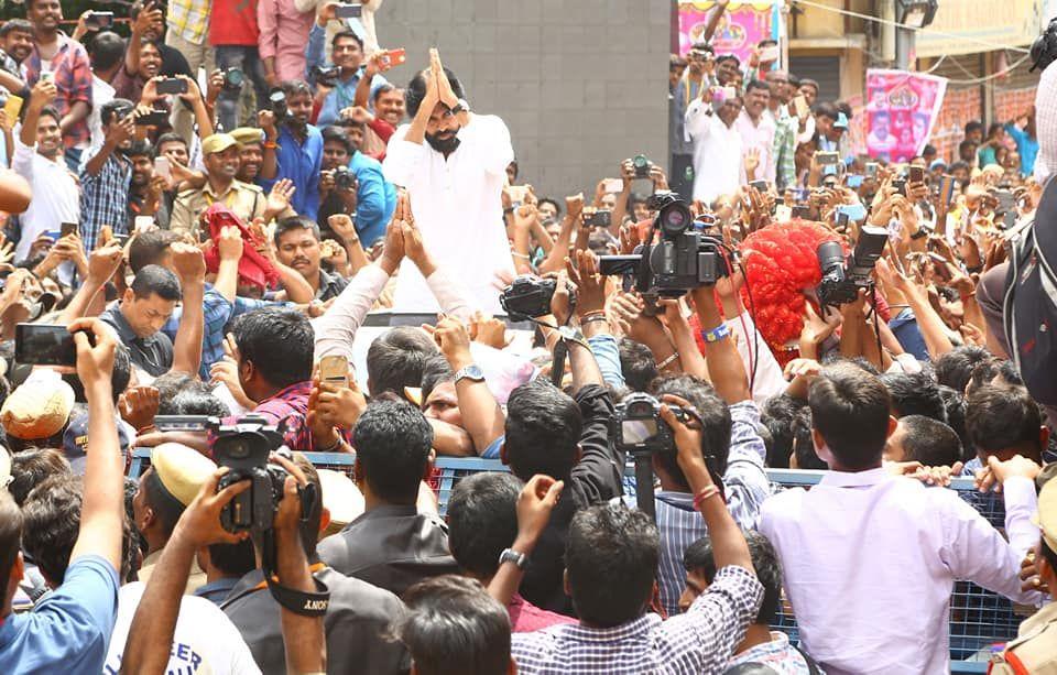 Pawan Kalyan visits Secunderabad Ujjaini Mahankali Temple Photos