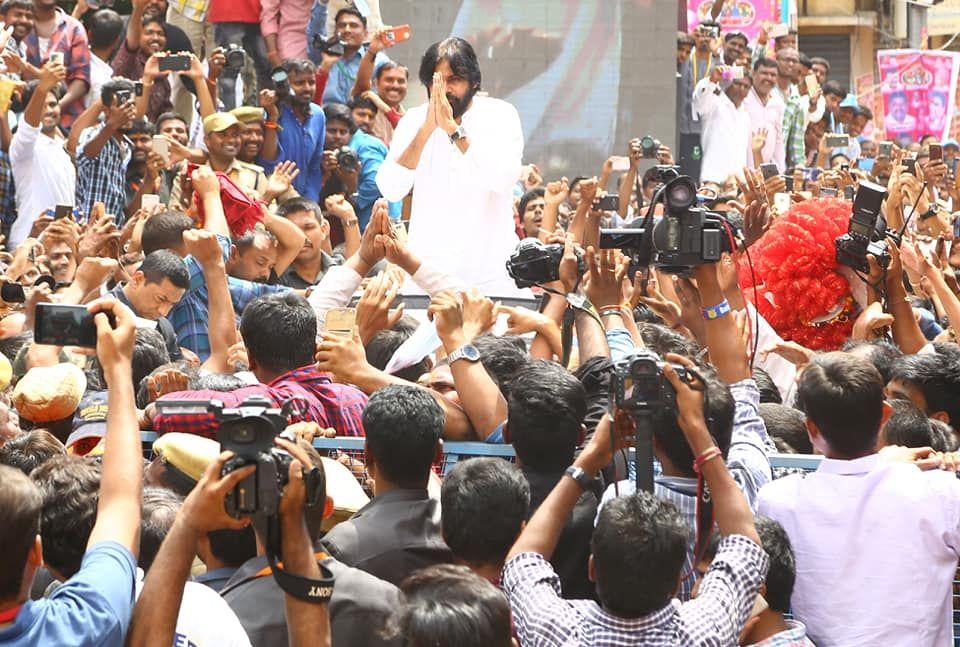 Pawan Kalyan visits Secunderabad Ujjaini Mahankali Temple Photos