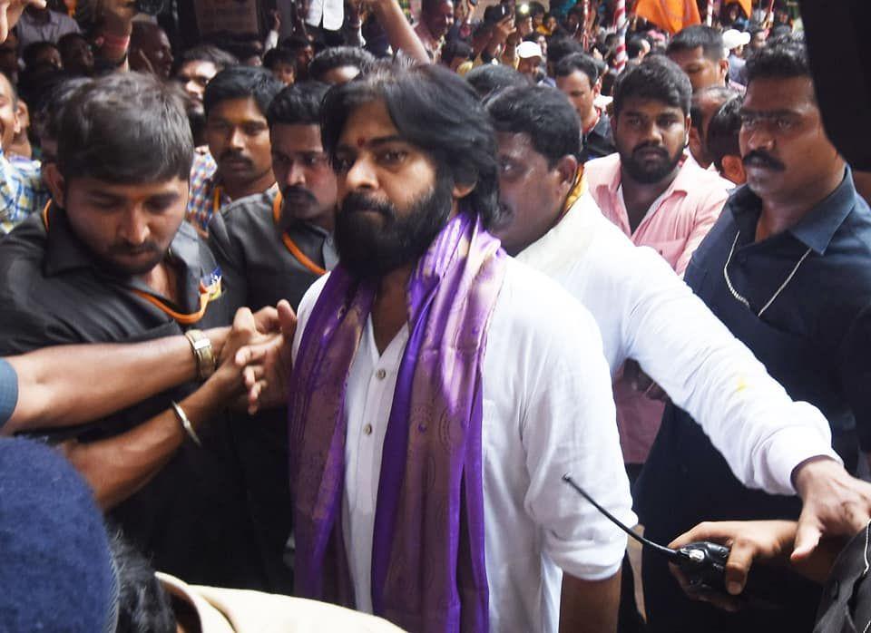 Pawan Kalyan visits Secunderabad Ujjaini Mahankali Temple Photos