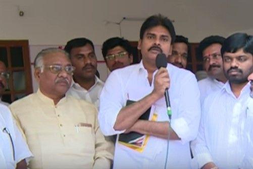 Pawan Kalyan vows to fight for handloom weavers of Andhra Pradesh & Telangana