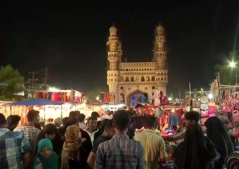 People throng Night Bazar at Charminar in the month of Ramzan