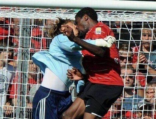Perfectly Timed Pics That Shows The Naughty Side of Celebrities